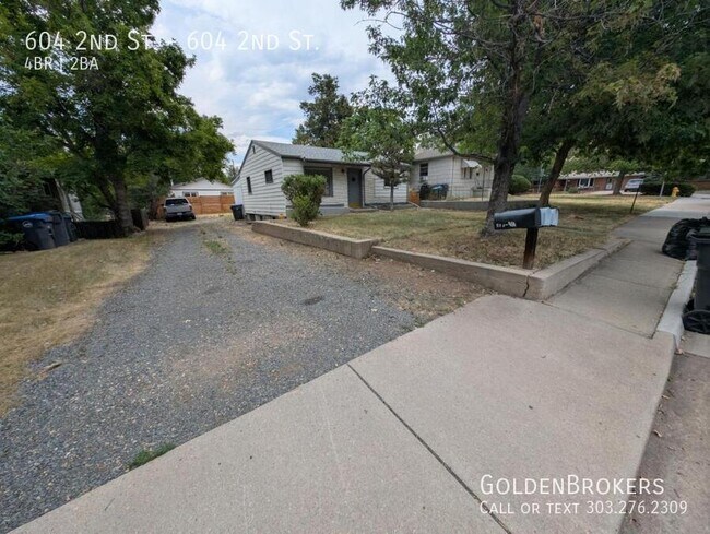 Building Photo - 604 2nd St