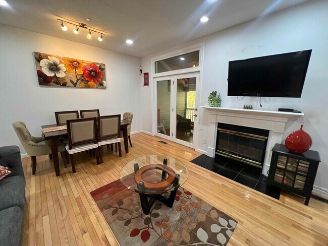 Building Photo - 9 Maple Ridge Dr