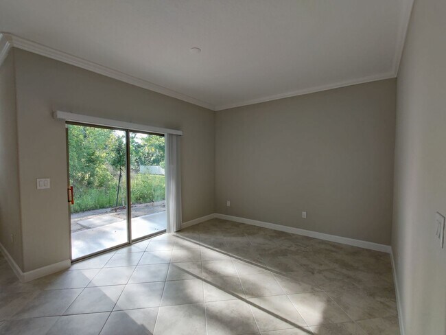 Building Photo - 1290 White Fox Run