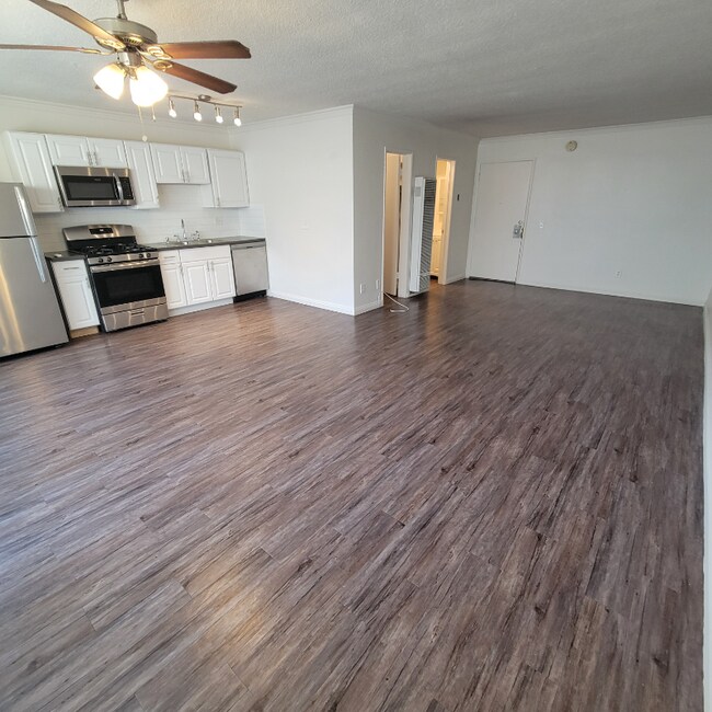 Building Photo - 101 Normandie Ave