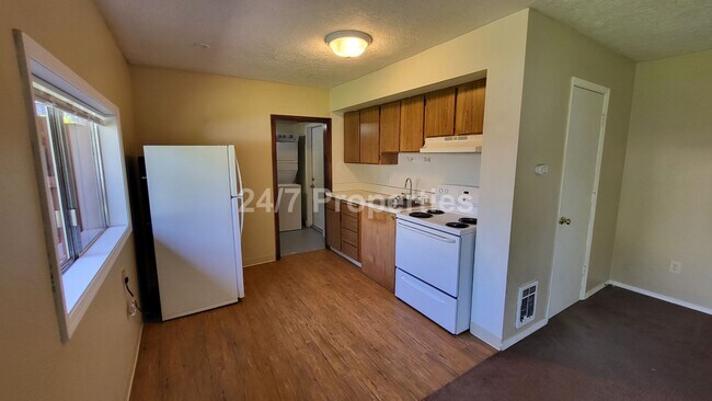 Building Photo - 2024-304MF