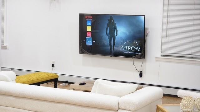 Building Photo - 150 E Walnut St