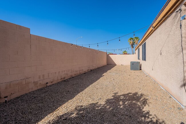 Building Photo - Phoenix Gem: 4 Bedrooms, Pool, and Prime L...