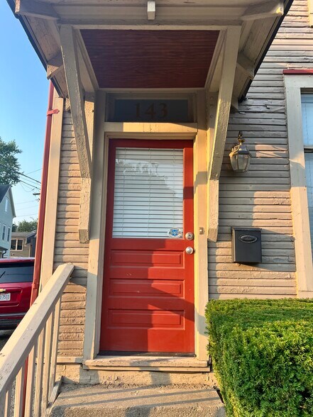 Building Photo - 141 E 4th Ave