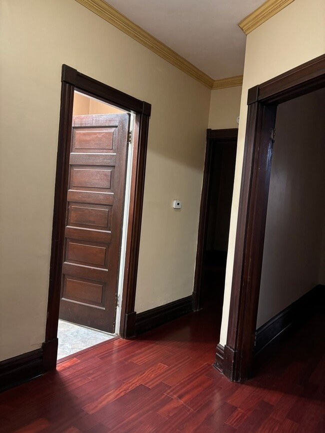 Building Photo - Completedly Remodeled 2+ Bedroom Home