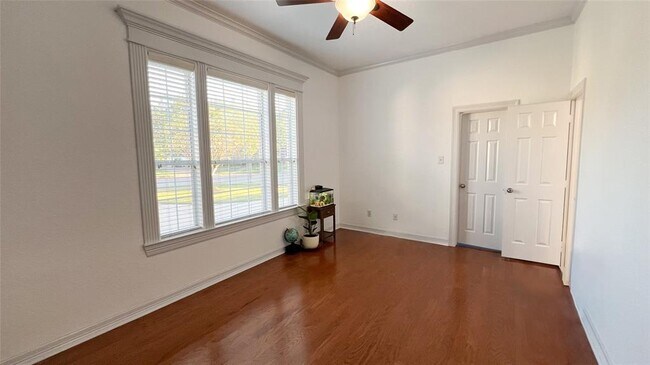 Building Photo - 2411 Kilgarney Keep St