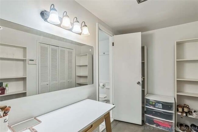 Building Photo - Spacious 4BR House in Tulsa