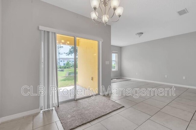 Building Photo - 225 Tarracina Way