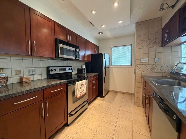 Building Photo - 5 N New Haven Ave