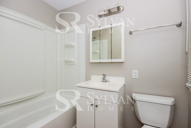 Building Photo - Welcome home to this stunning 3 bedroom, 2 bathroom brick home