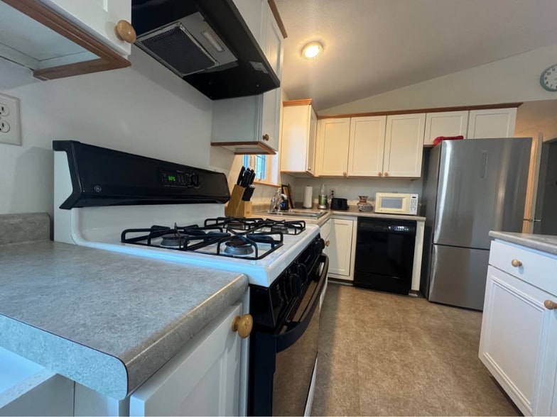 Building Photo - 129 Lawrence Rd