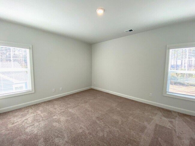 Building Photo - Stunning 6 bedroom in Cane Bay loaded with...