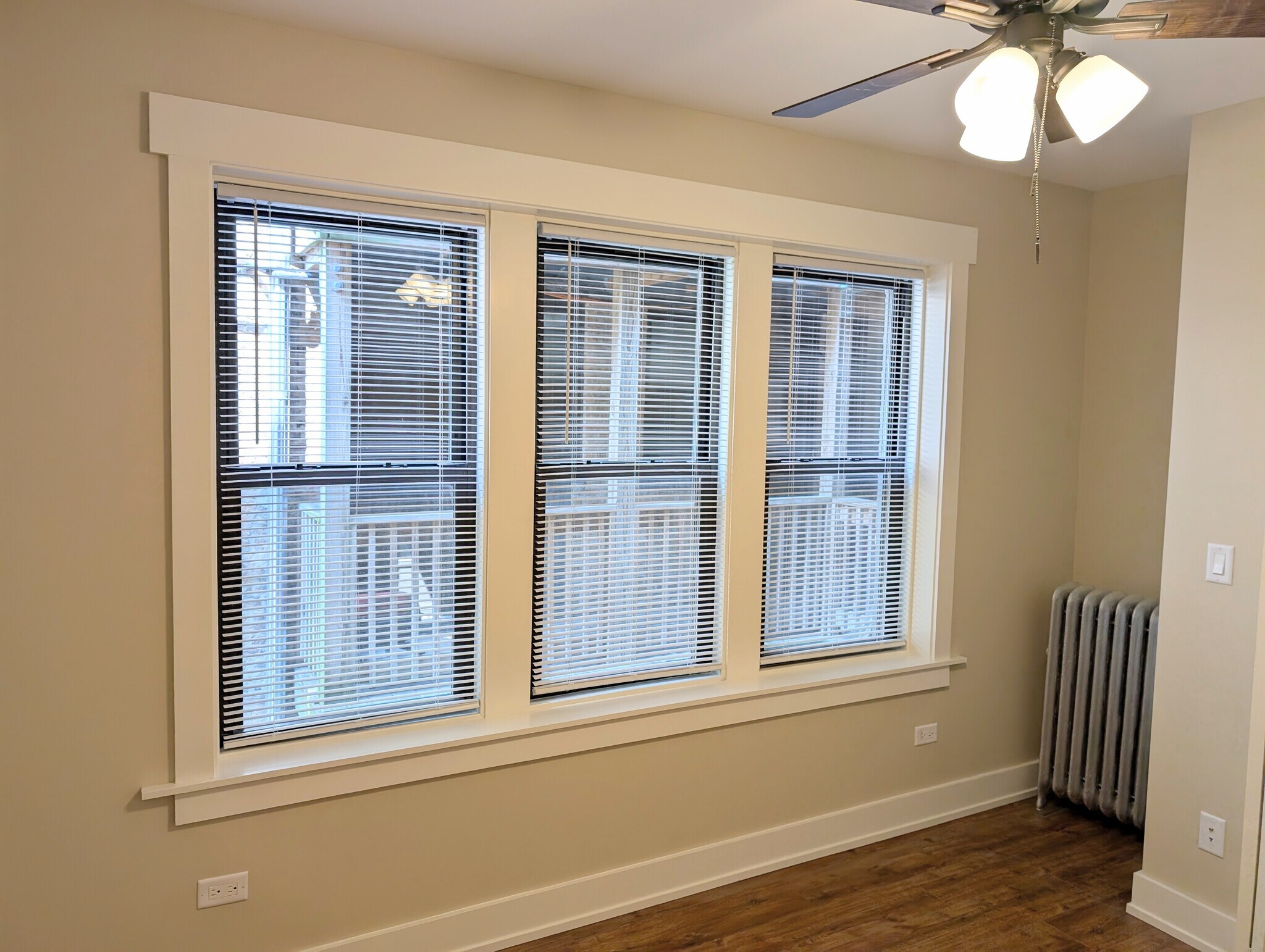 Building Photo - 2057 W Arthur Ave