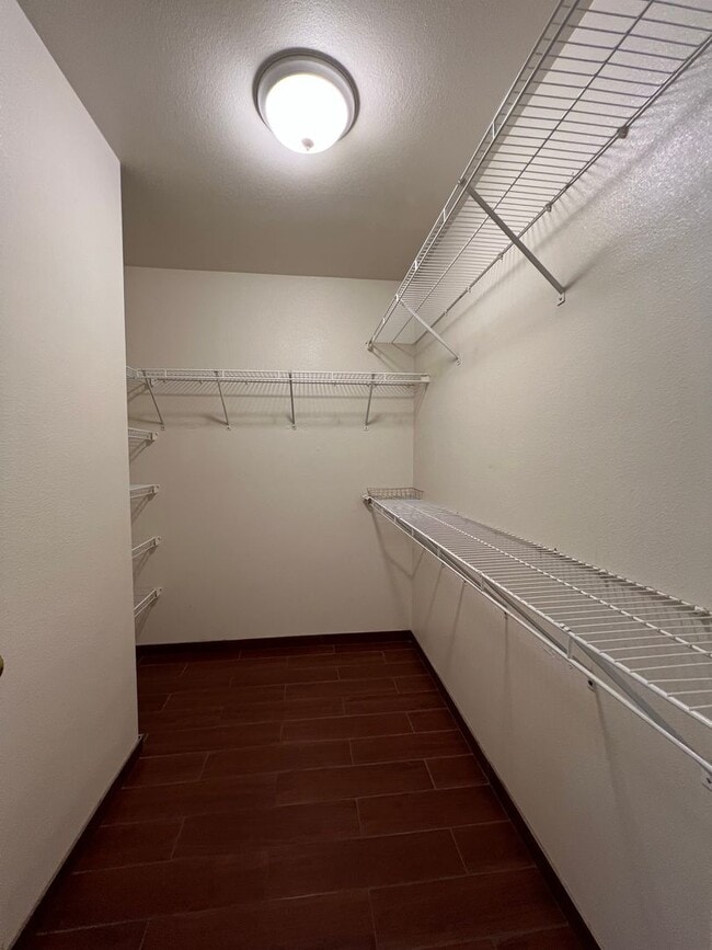Building Photo - FOR RENT:  3 bedroom and 2 bathroom home i...