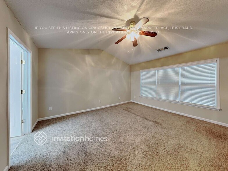 Building Photo - 172 Wallnut Hall Cir