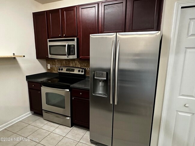 Building Photo - 4920 Key Lime Dr