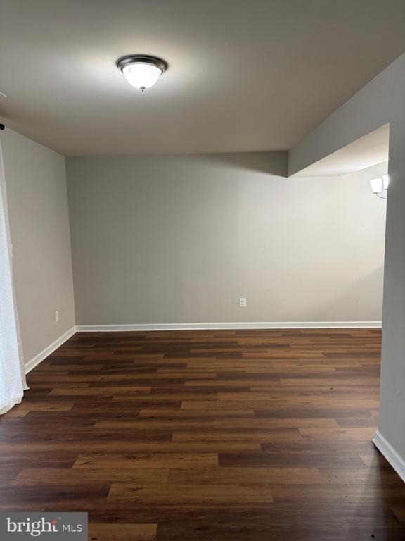 Building Photo - 2069 Tanglewood Dr