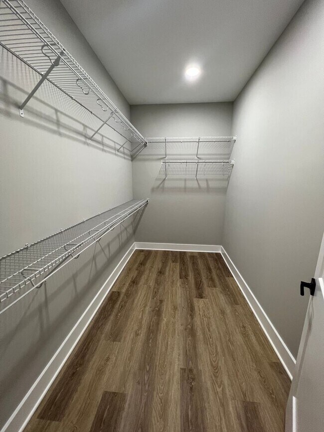 Building Photo - 106 Tivoli Path