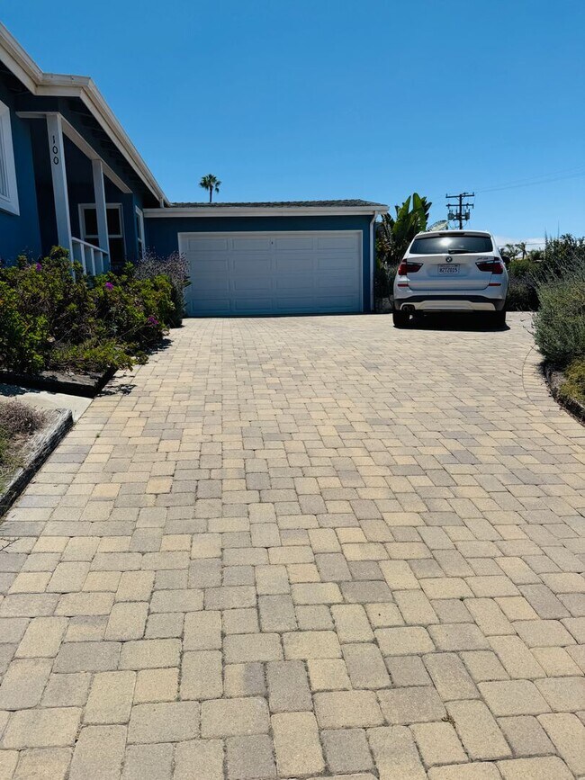 Building Photo - Amazing Cottage Style Home with Ocean Views Only Steps to the Beach in South Redondo!