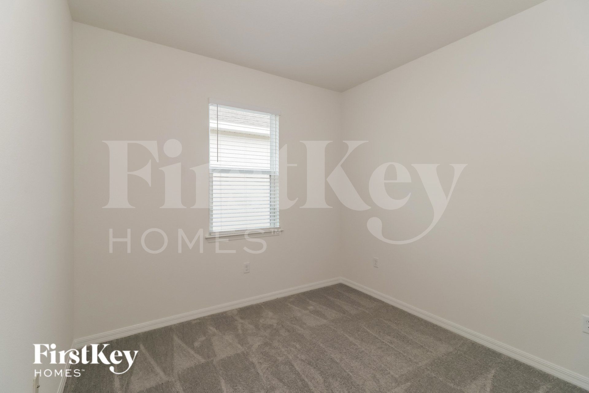 Building Photo - 584 Crown Rose Dr