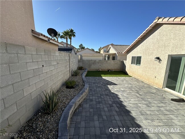 Building Photo - 10006 Mardagen St