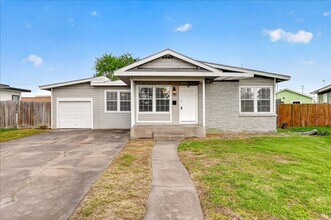 Building Photo - 929 Ashland Dr