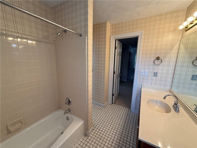 Building Photo - 3209 Henderson Walk