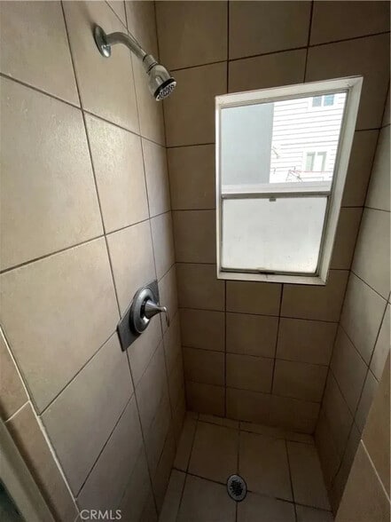 Building Photo - 303 34th St