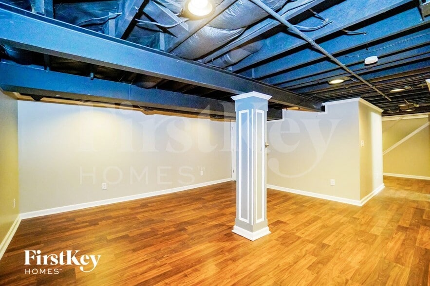 Building Photo - 2170 Eastcleft Dr
