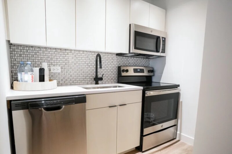 Building Photo - 3 E Chestnut St