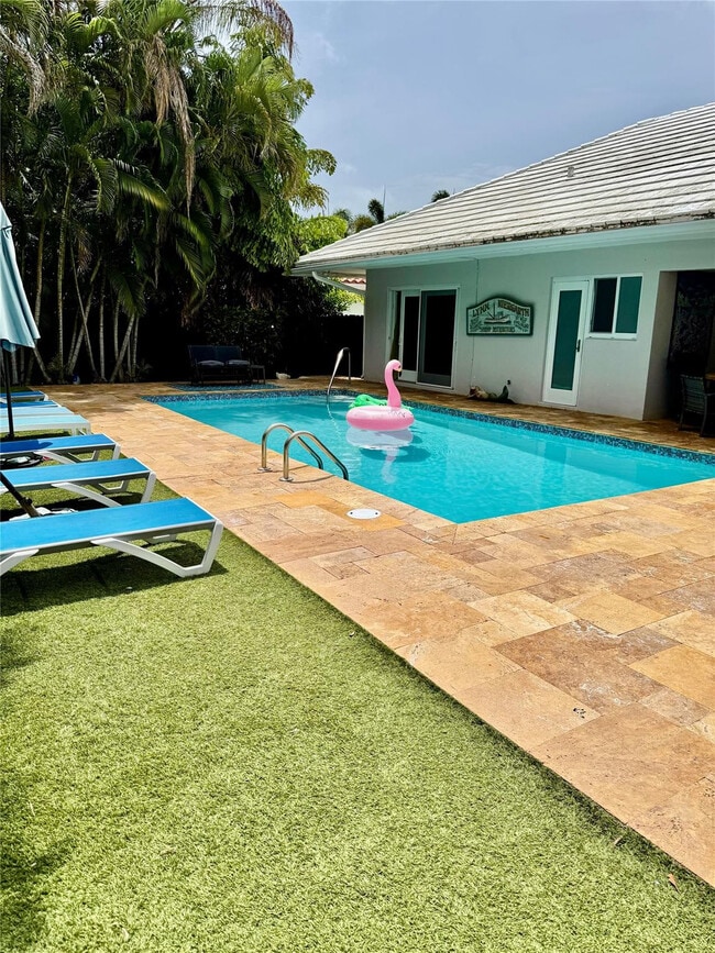 Building Photo - 2325 Barcelona Dr