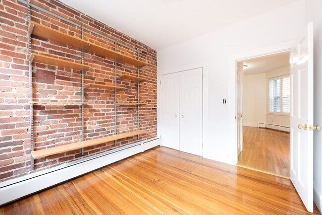 Building Photo - 80 Revere St