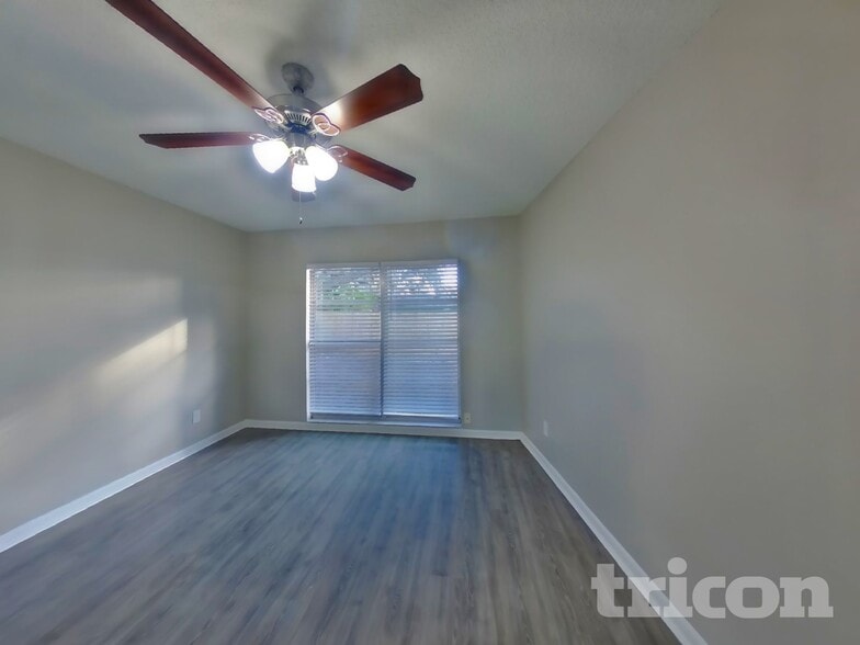 Building Photo - 603 Ephrata Dr