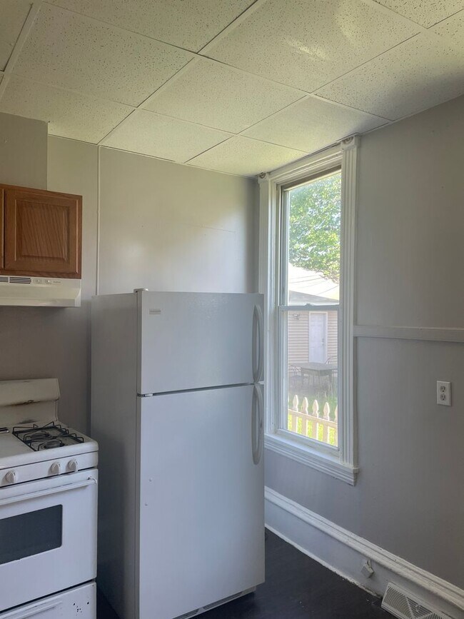 Building Photo - 2219 5th Ave S