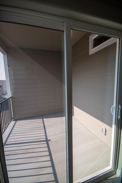 Building Photo - 7476 Johnsontown Hts