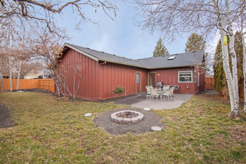 Building Photo - 61278 Sunflower Ln