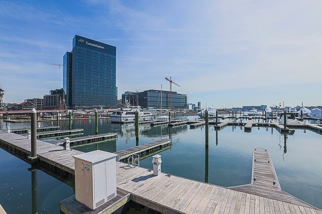 Building Photo - 675 S President St