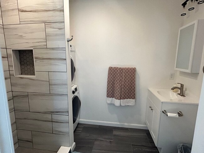 Building Photo - 64 Salem St