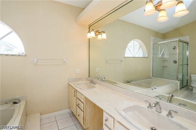 Building Photo - 1040 Moon Lake Dr