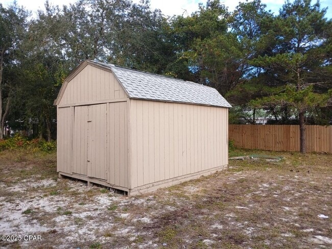 Building Photo - 712 Ave C