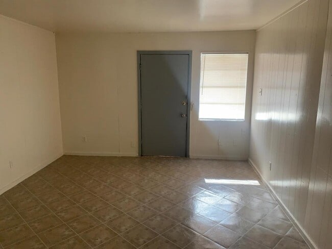 Building Photo - 5440 Makeig St Houston, TX 77026