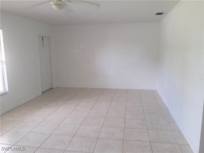 Building Photo - 536 111th Ave N