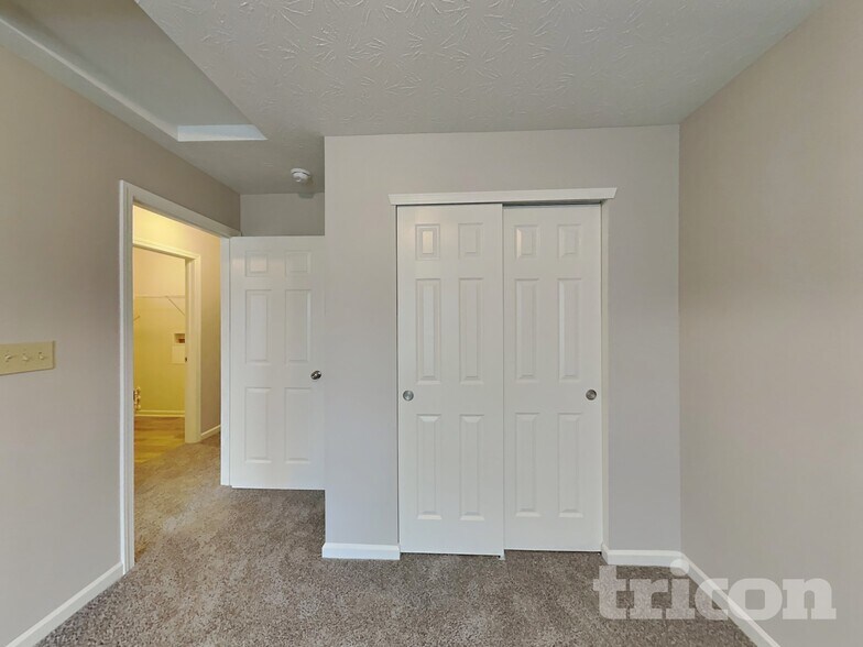 Building Photo - 5237 Montavia Ln