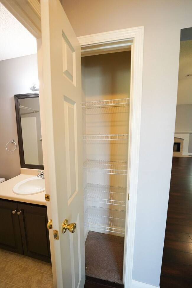 Building Photo - Coming Available!