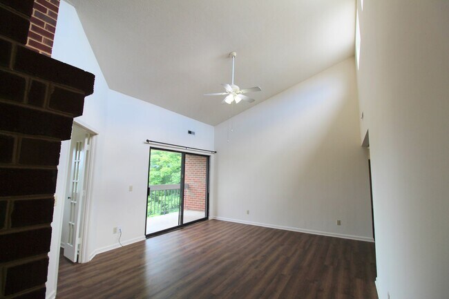Building Photo - 1116 Blue Ridge Dr