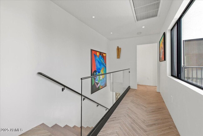 Building Photo - 4843 N 72nd Way