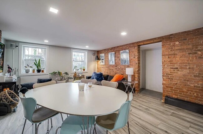 Building Photo - 266 3rd St