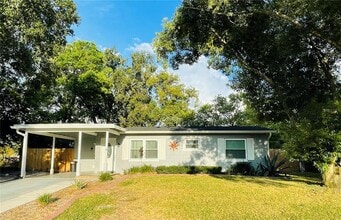 Building Photo - 2301 Sandalwood Dr