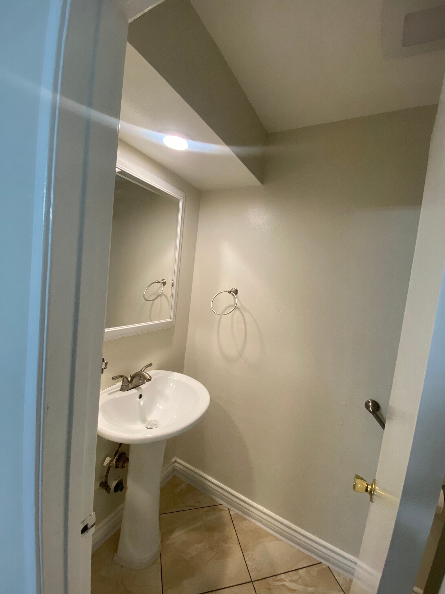 Building Photo - 17236 Nisson Rd