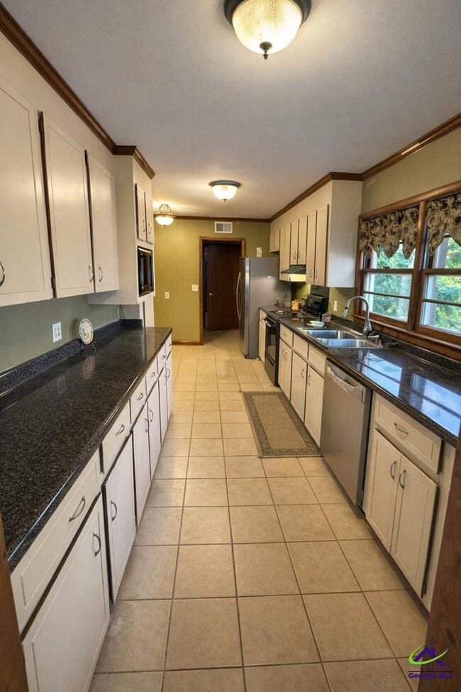 Building Photo - 316 Julianne St